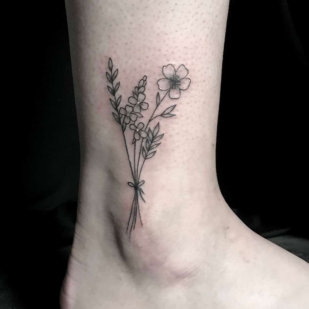 Bloemen tattoo - een bloemen tattoo? Hook's Ink