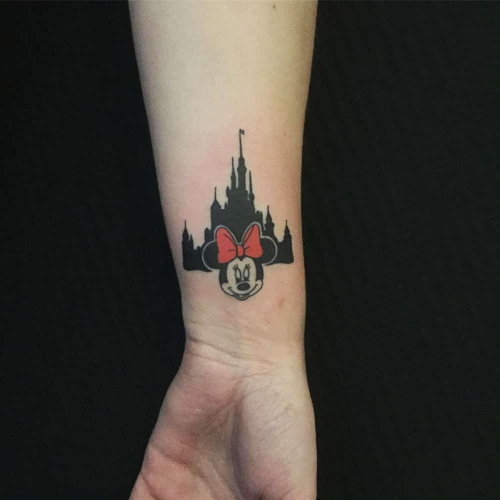 stromen kanaal Druif Pols tattoo - mooie ontwerpen voor een tatoeage op de pols - Hook's Ink